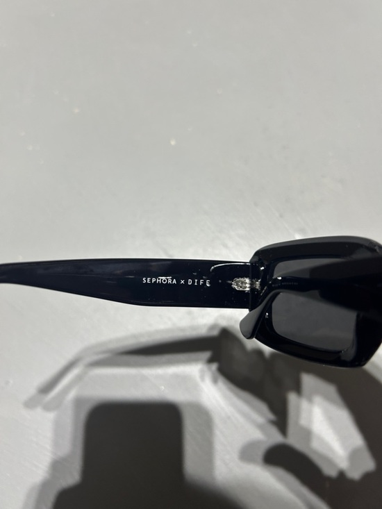 (NEW) Sephora x DIFF Indy Black Chunky Polarized Sunglasses with Hard Case main image 8